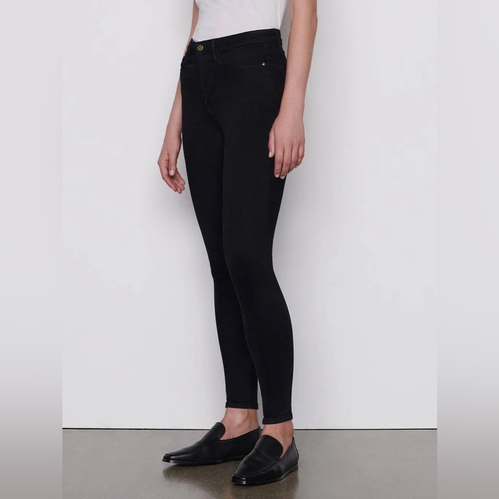 Frame Le One Skinny Jeans in Larsen